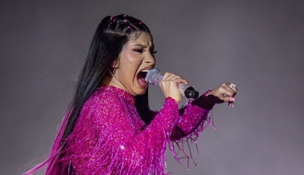 A generic square placeholder image with rounded corners in a figure.