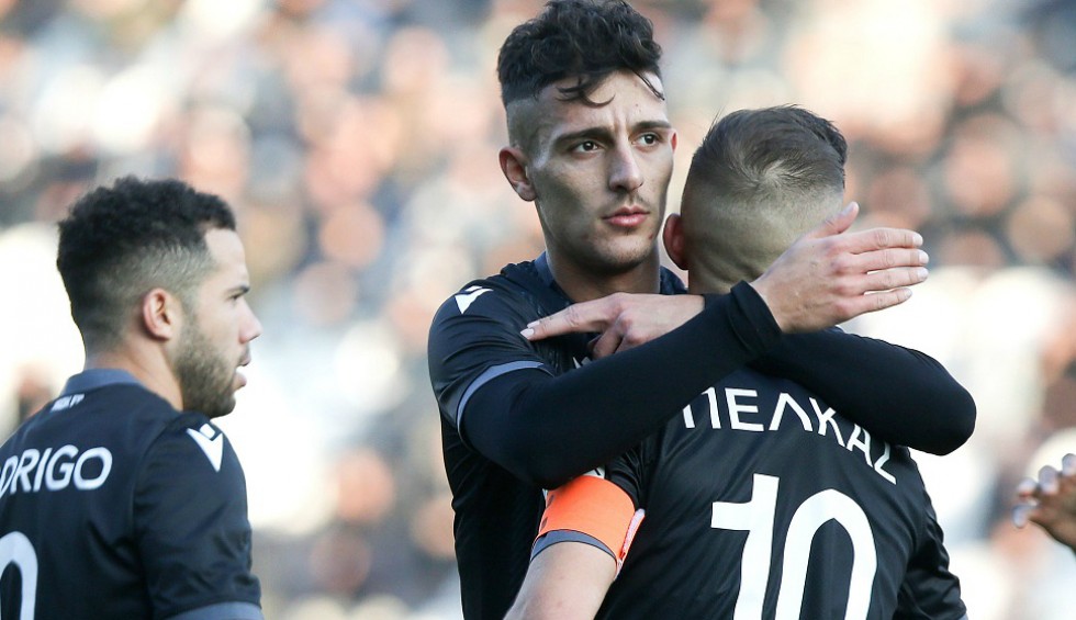 A generic square placeholder image with rounded corners in a figure.