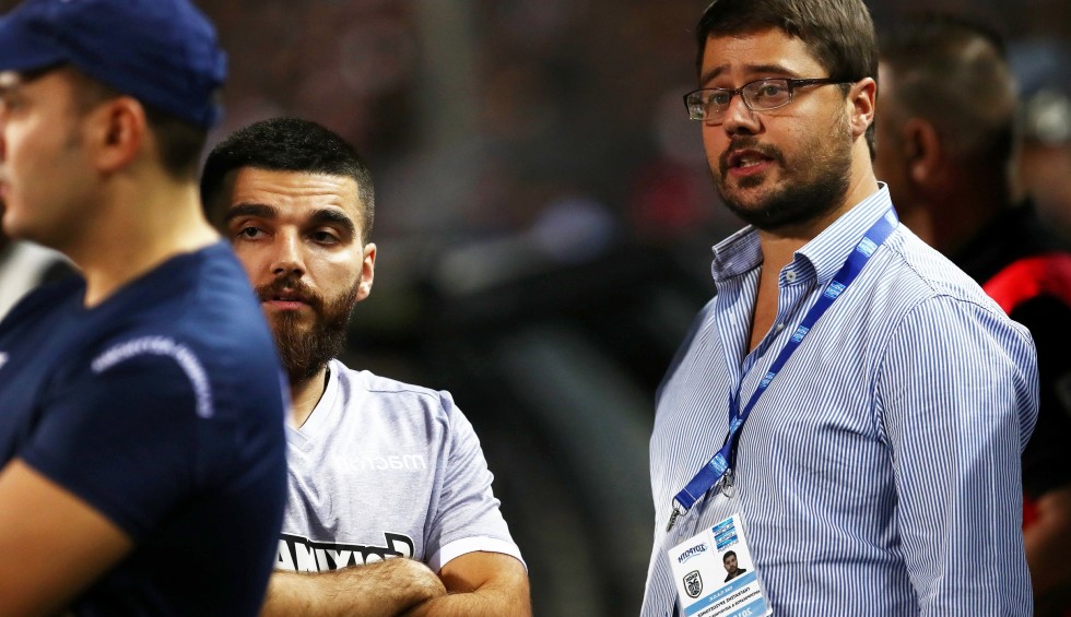 A generic square placeholder image with rounded corners in a figure.