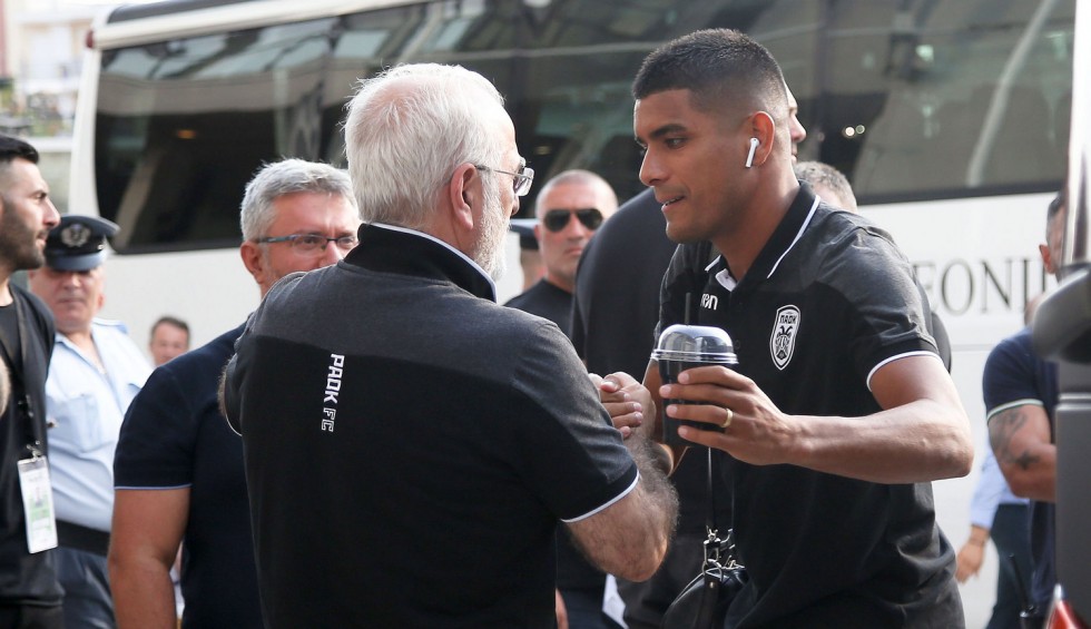 A generic square placeholder image with rounded corners in a figure.