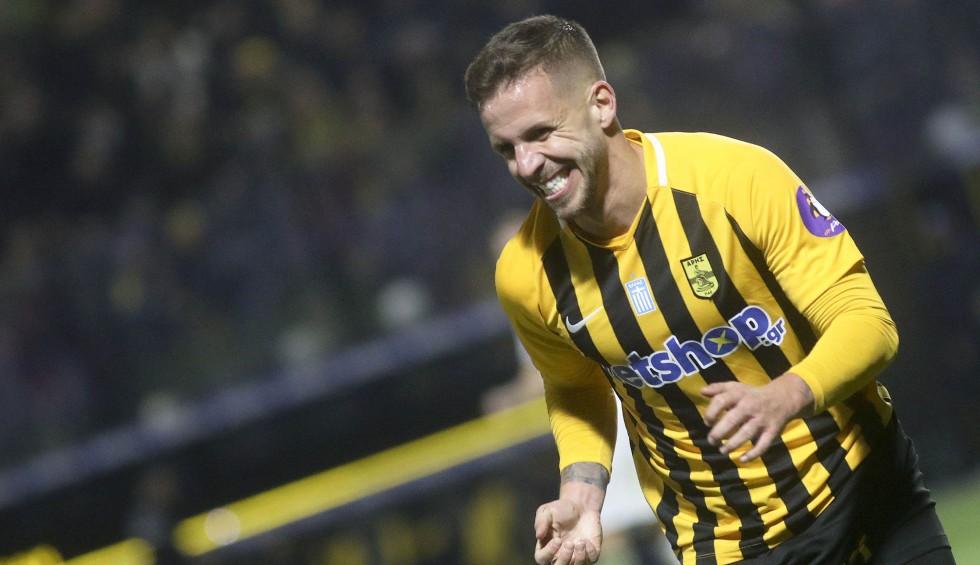 A generic square placeholder image with rounded corners in a figure.