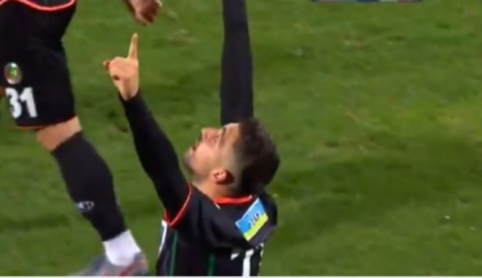 A generic square placeholder image with rounded corners in a figure.