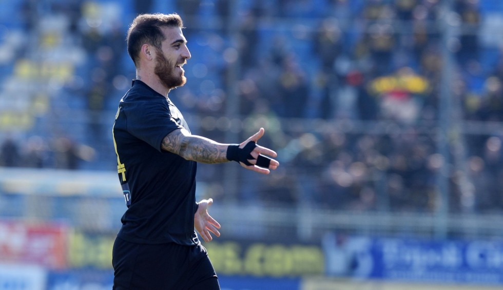 A generic square placeholder image with rounded corners in a figure.