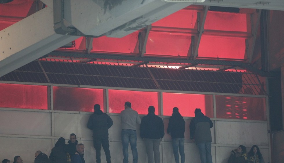 A generic square placeholder image with rounded corners in a figure.