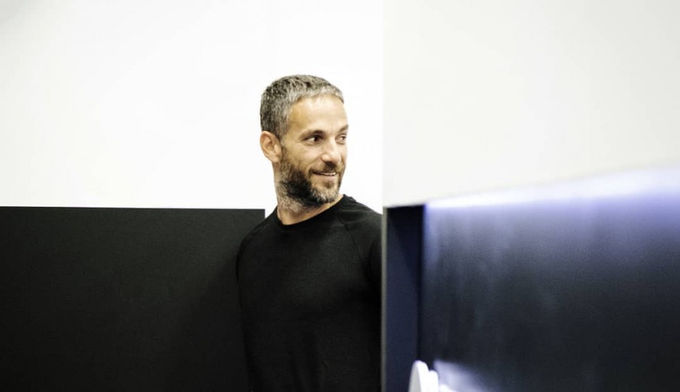 A generic square placeholder image with rounded corners in a figure.