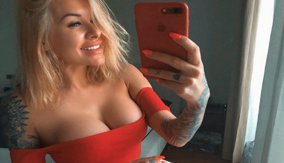 A generic square placeholder image with rounded corners in a figure.