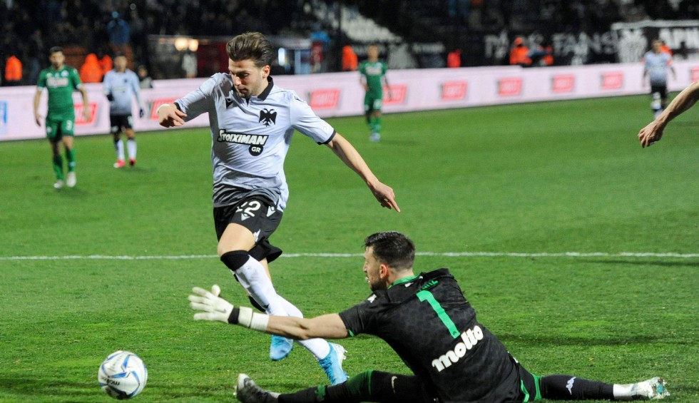 A generic square placeholder image with rounded corners in a figure.