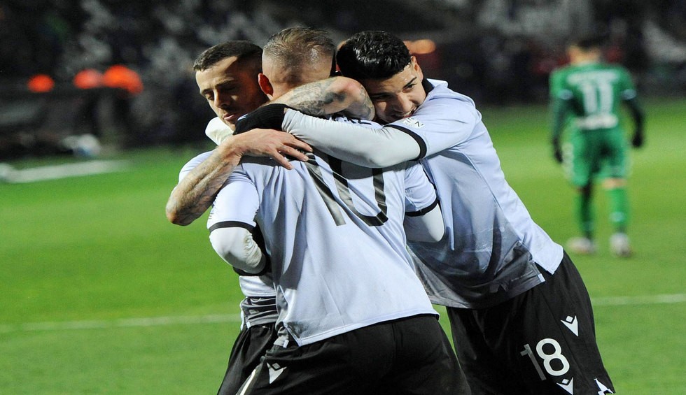 A generic square placeholder image with rounded corners in a figure.