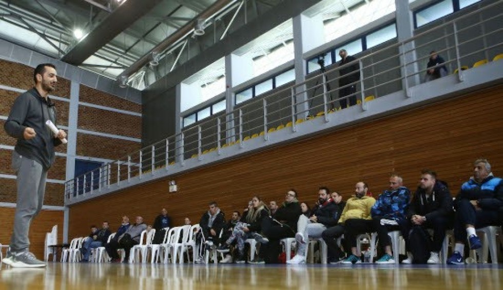 A generic square placeholder image with rounded corners in a figure.