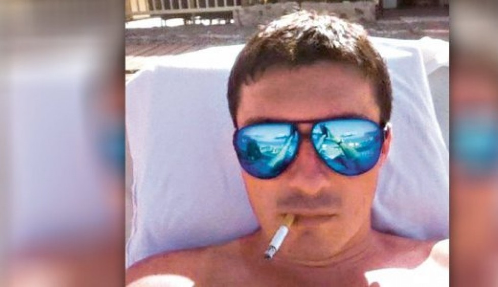 A generic square placeholder image with rounded corners in a figure.