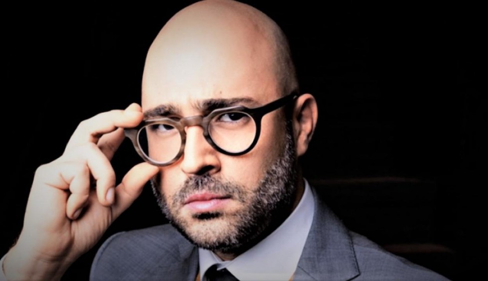 A generic square placeholder image with rounded corners in a figure.