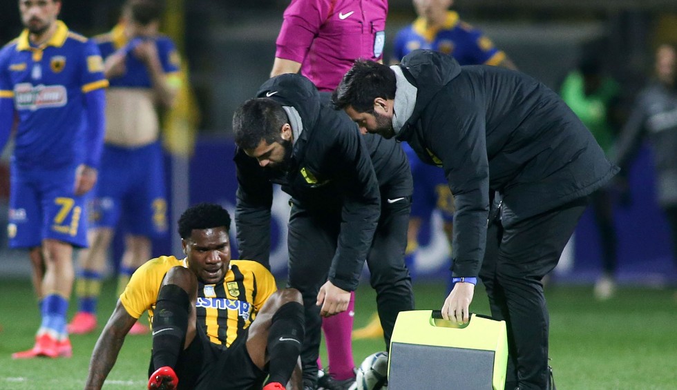 A generic square placeholder image with rounded corners in a figure.