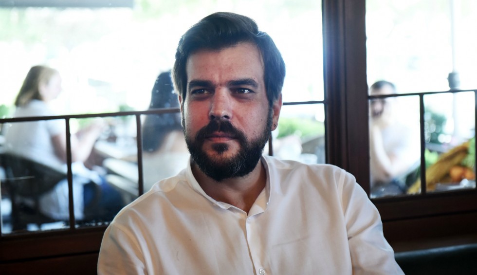 A generic square placeholder image with rounded corners in a figure.