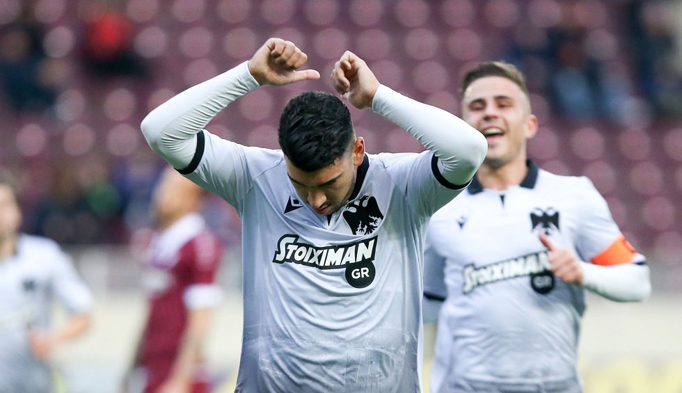 A generic square placeholder image with rounded corners in a figure.