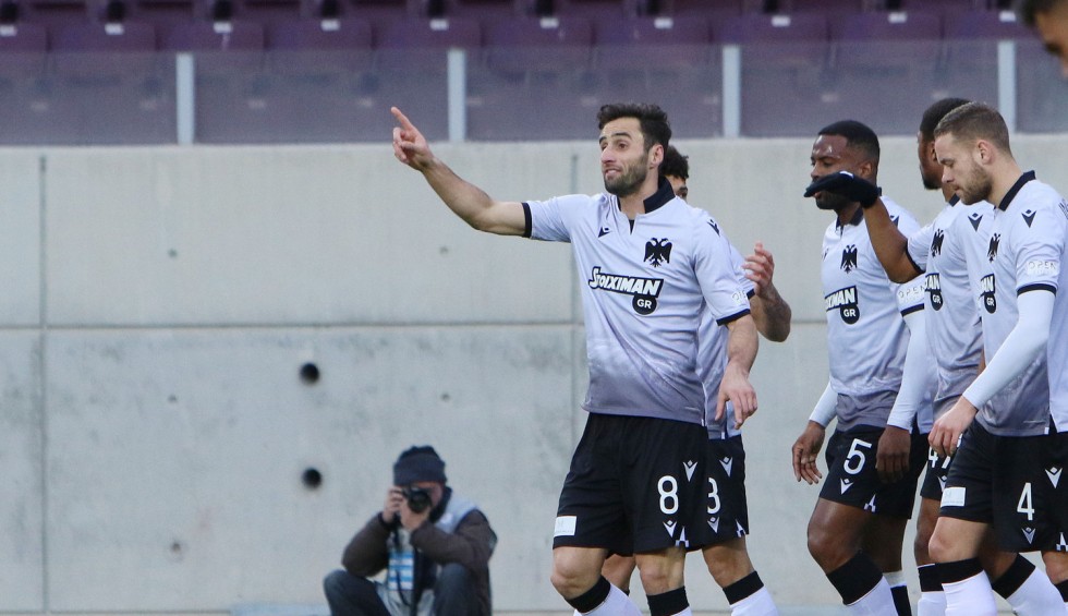 A generic square placeholder image with rounded corners in a figure.