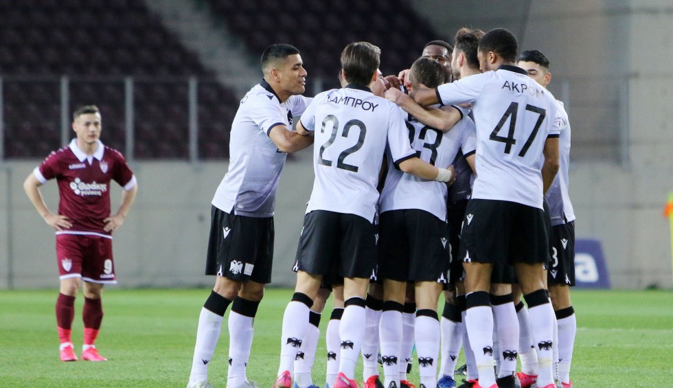 A generic square placeholder image with rounded corners in a figure.