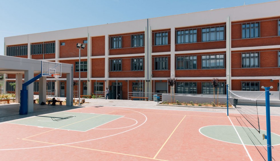 A generic square placeholder image with rounded corners in a figure.