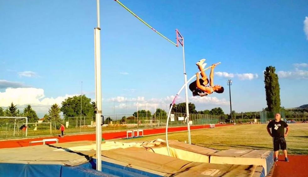 A generic square placeholder image with rounded corners in a figure.