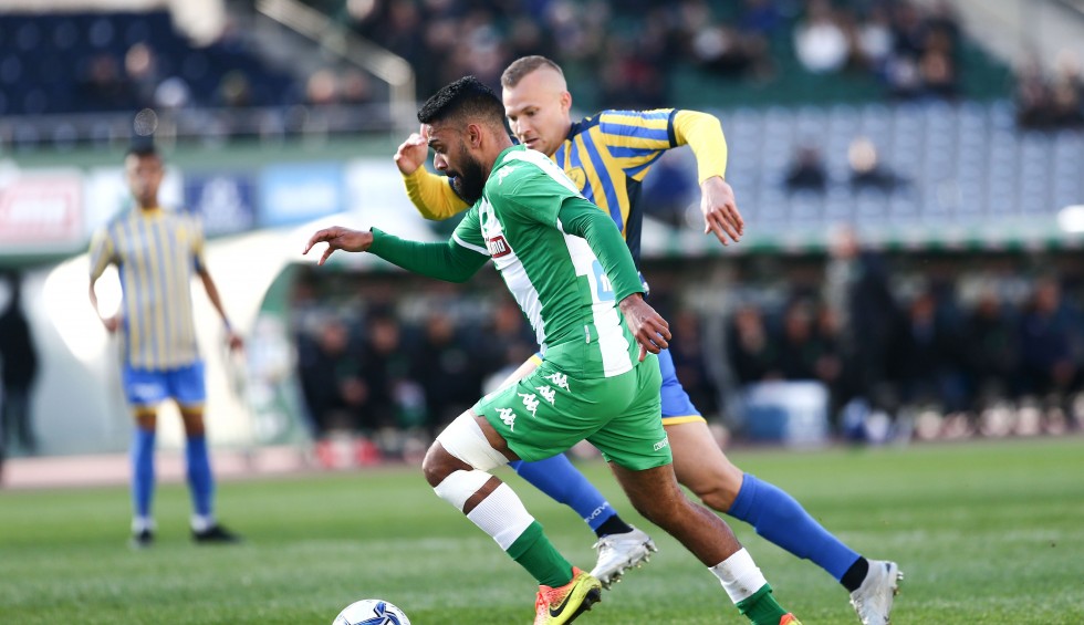 A generic square placeholder image with rounded corners in a figure.