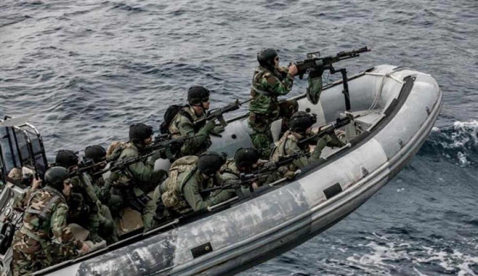 A generic square placeholder image with rounded corners in a figure.