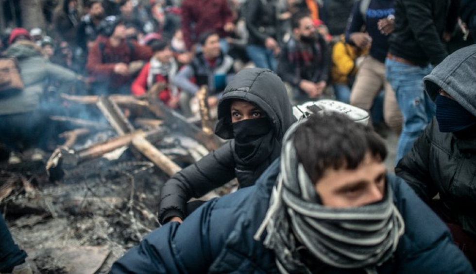 A generic square placeholder image with rounded corners in a figure.