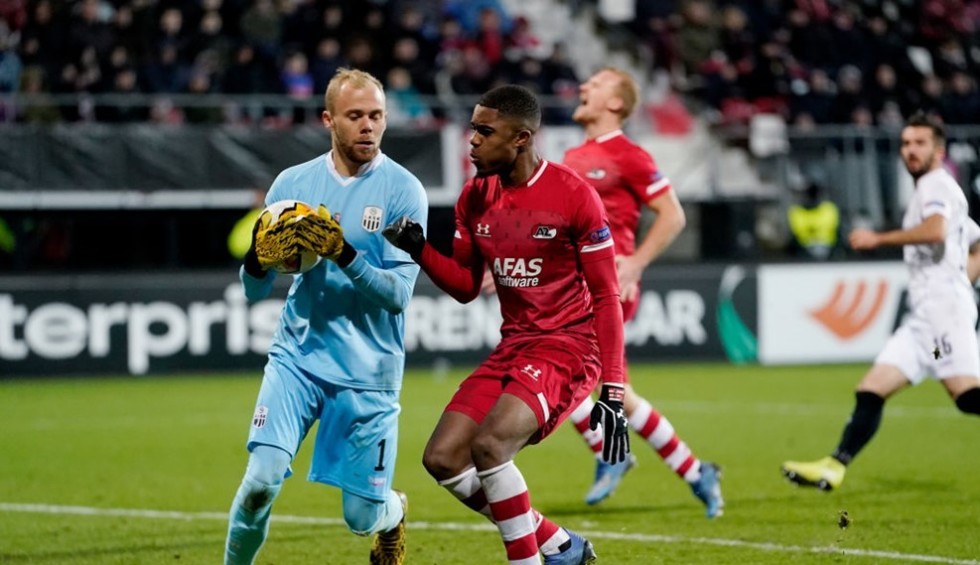 A generic square placeholder image with rounded corners in a figure.