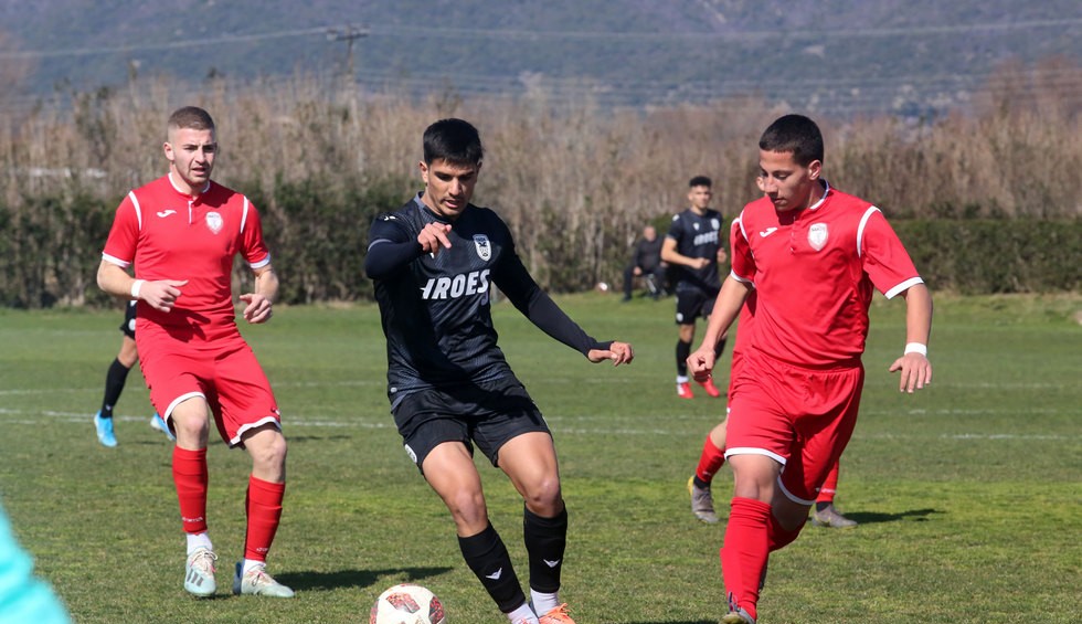 A generic square placeholder image with rounded corners in a figure.