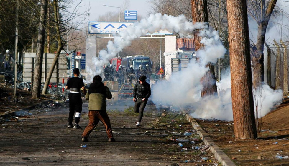 A generic square placeholder image with rounded corners in a figure.