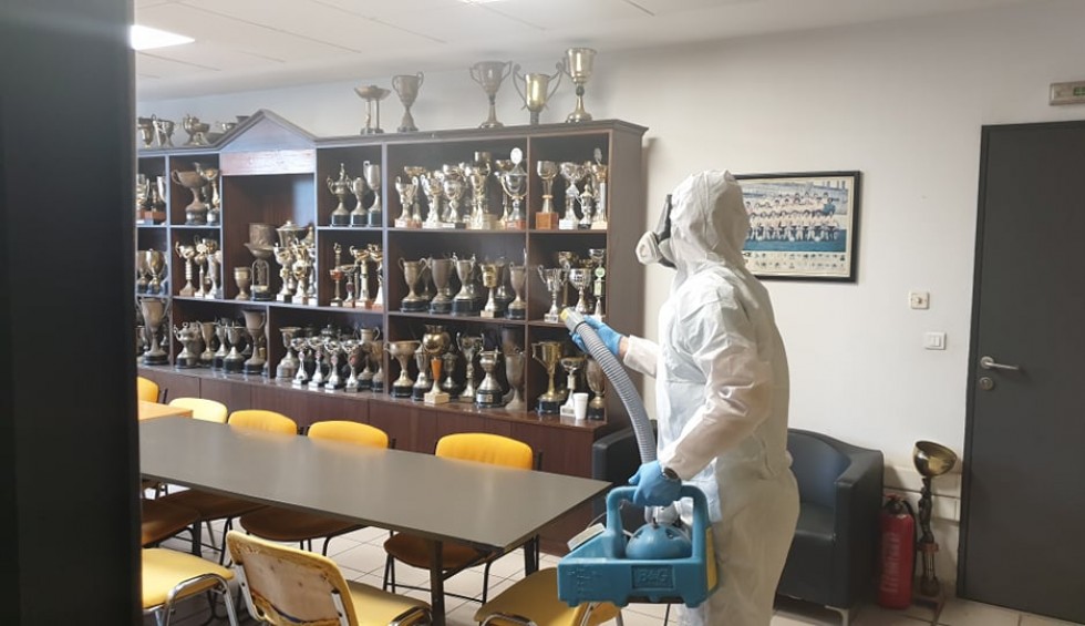 A generic square placeholder image with rounded corners in a figure.