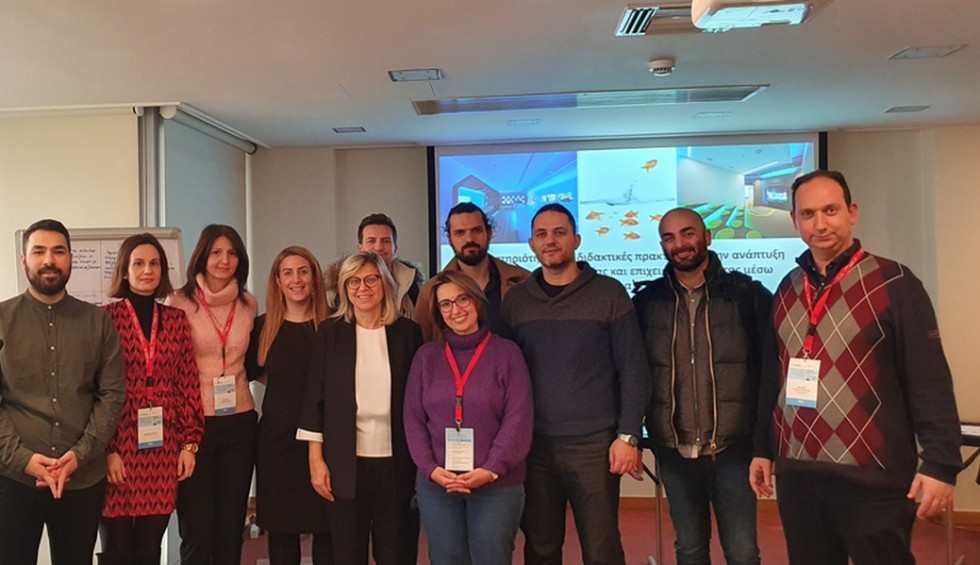 A generic square placeholder image with rounded corners in a figure.