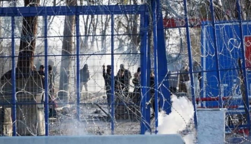 A generic square placeholder image with rounded corners in a figure.