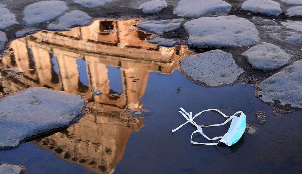 A generic square placeholder image with rounded corners in a figure.