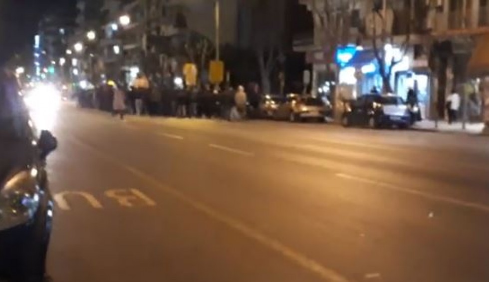 A generic square placeholder image with rounded corners in a figure.