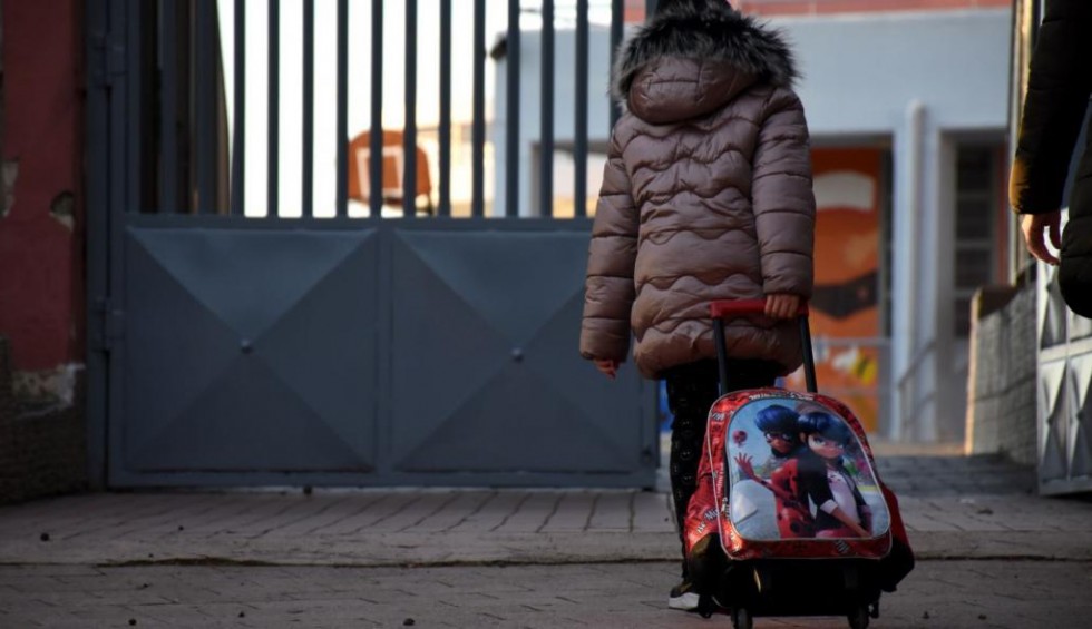 A generic square placeholder image with rounded corners in a figure.