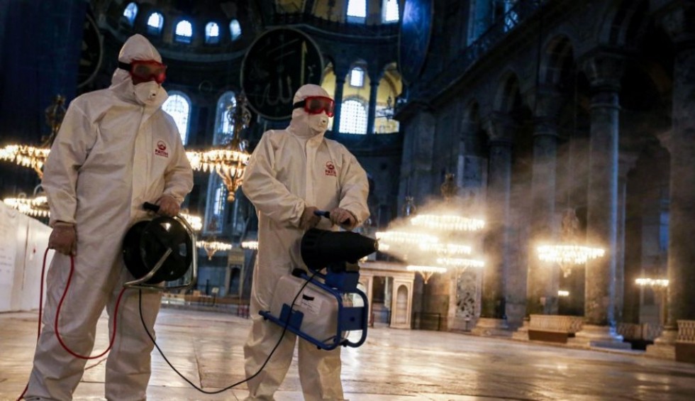 A generic square placeholder image with rounded corners in a figure.