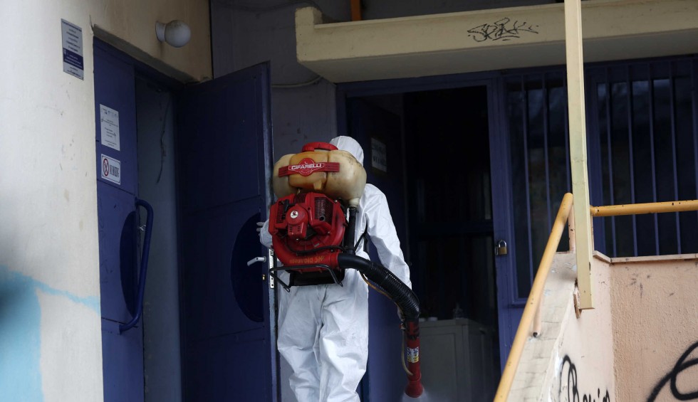 A generic square placeholder image with rounded corners in a figure.