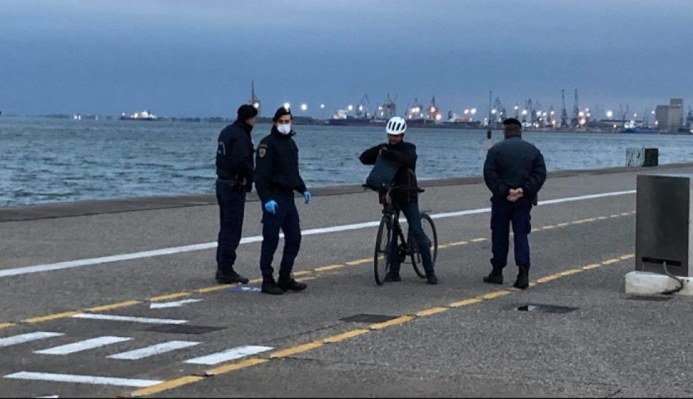 A generic square placeholder image with rounded corners in a figure.