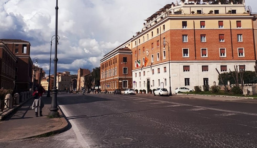 A generic square placeholder image with rounded corners in a figure.