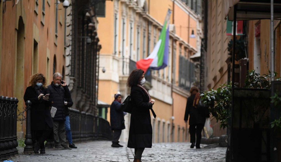 A generic square placeholder image with rounded corners in a figure.