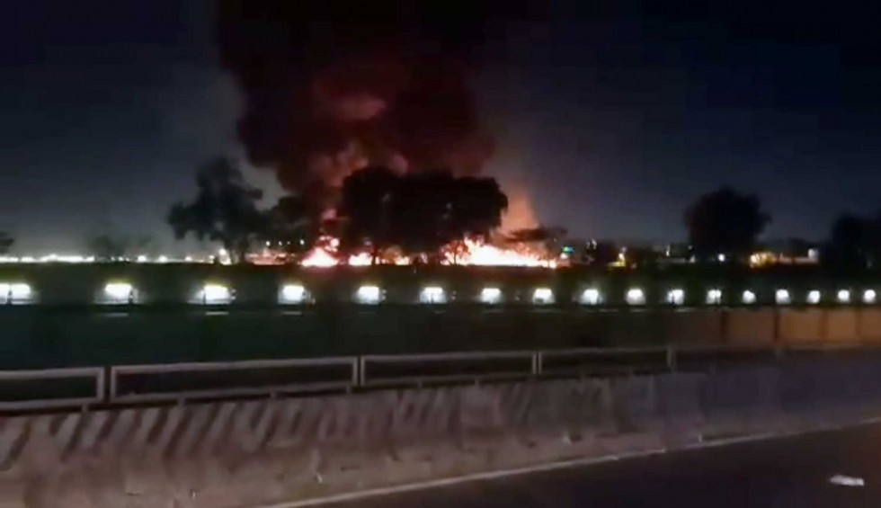 A generic square placeholder image with rounded corners in a figure.