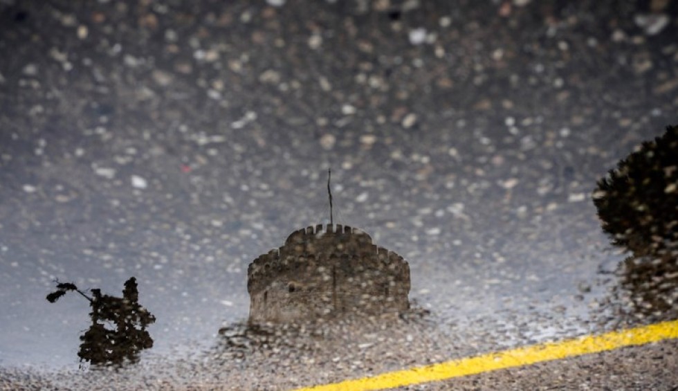 A generic square placeholder image with rounded corners in a figure.