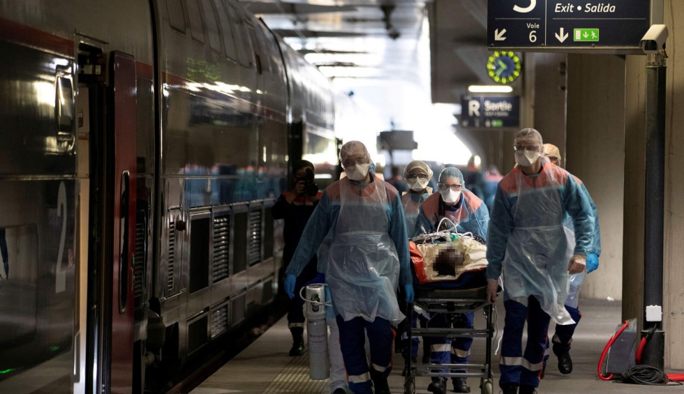 A generic square placeholder image with rounded corners in a figure.