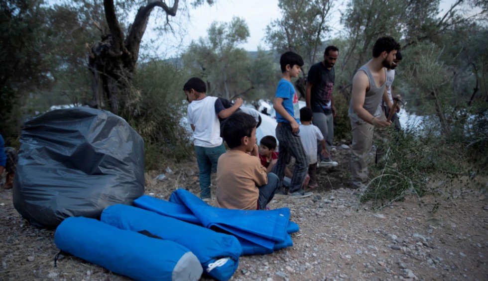 A generic square placeholder image with rounded corners in a figure.