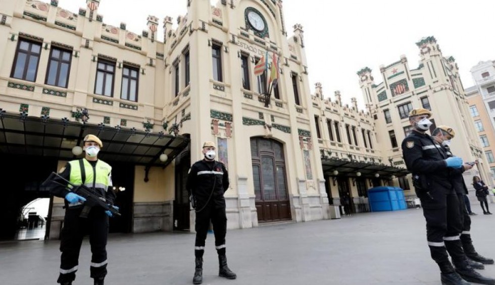 A generic square placeholder image with rounded corners in a figure.