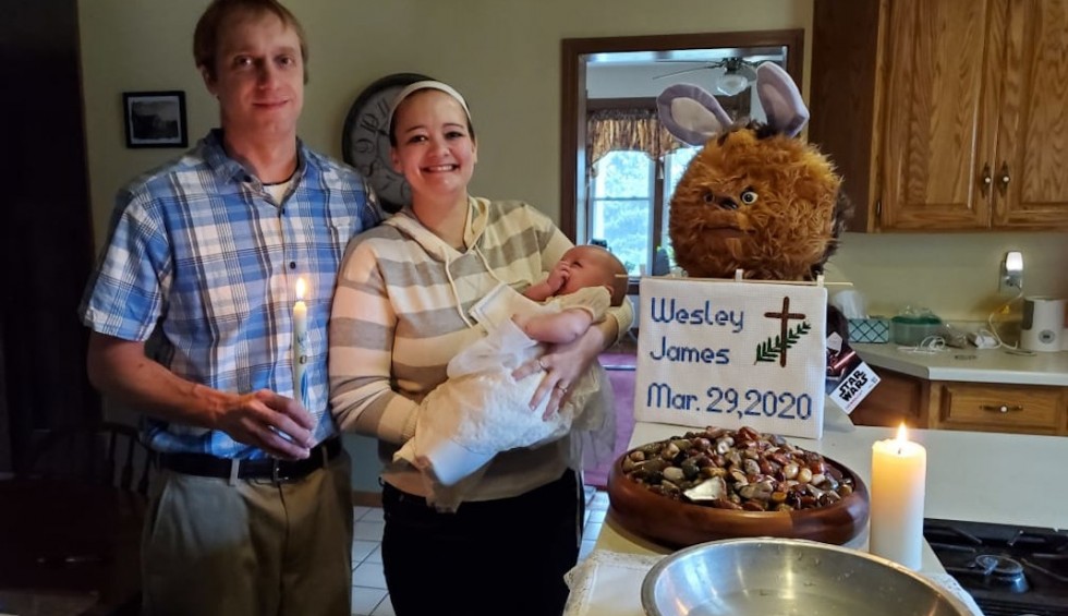 A generic square placeholder image with rounded corners in a figure.