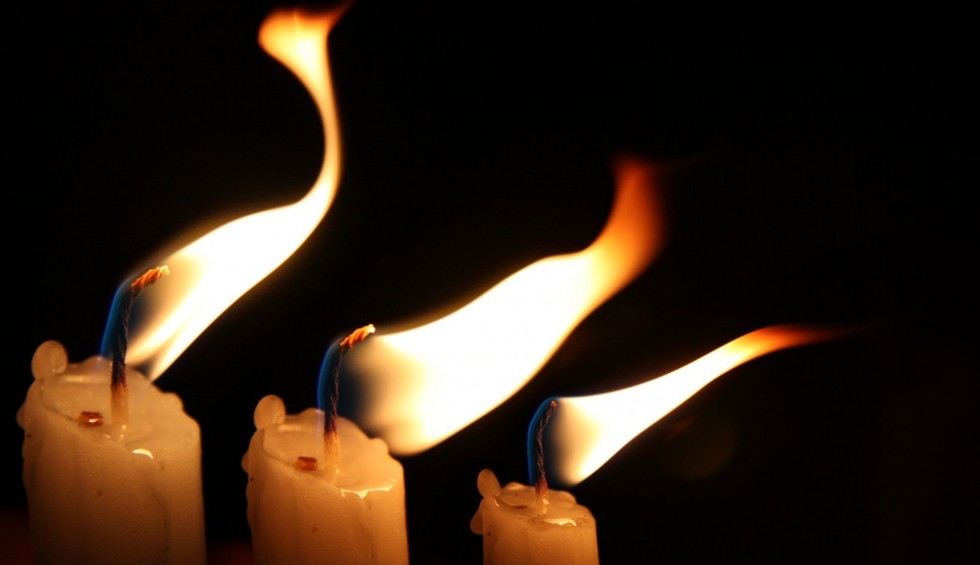 A generic square placeholder image with rounded corners in a figure.