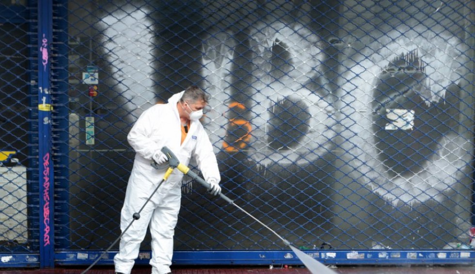 A generic square placeholder image with rounded corners in a figure.