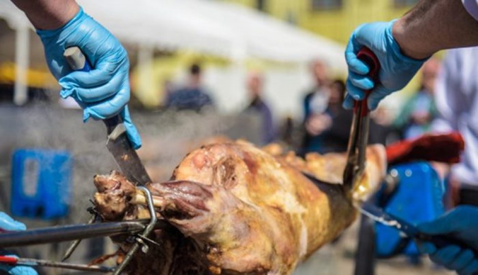 A generic square placeholder image with rounded corners in a figure.