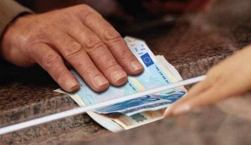 A generic square placeholder image with rounded corners in a figure.