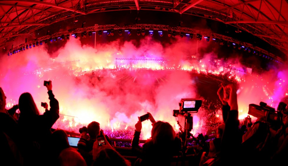 A generic square placeholder image with rounded corners in a figure.